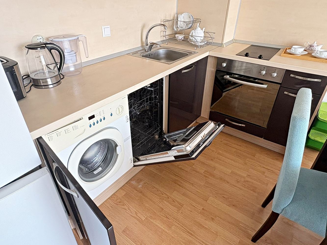Luxuriöse 2-Zimmer-Wohnung mit Panoramablick auf das Meer in erster Linie in Sveti Vlas