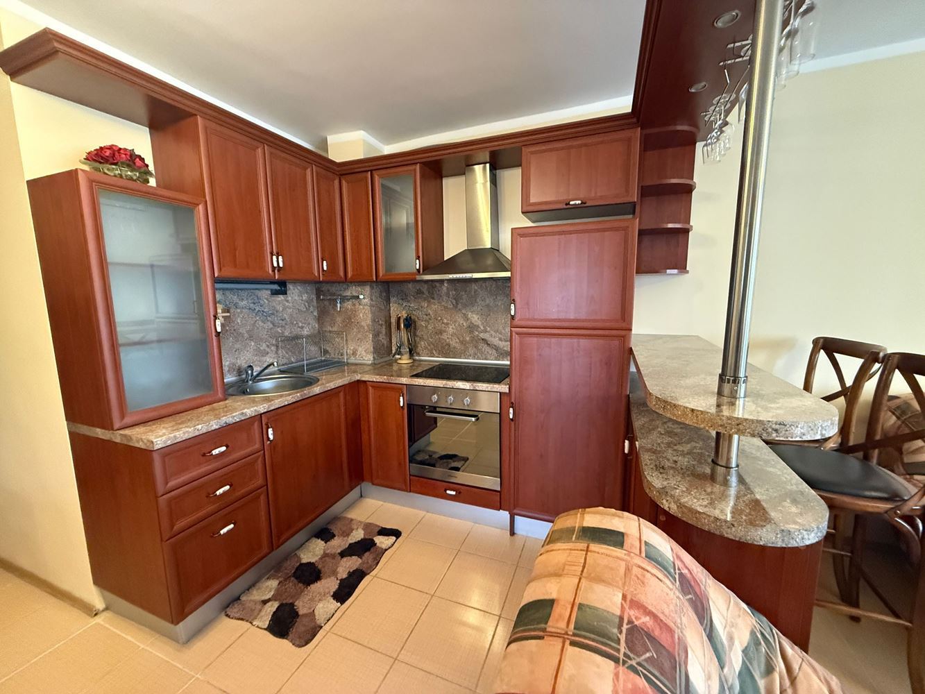 Geräumige 3-Zimmer-Wohnung in Sonnenstrand – Komfort, Natur und niedrige Wartungsgebühr