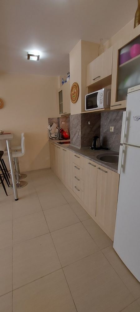 Gemütliches Apartment am Meer mit großzügiger Terrasse und niedriger Servicegebühr zwischen Sonnenstrand und Sveti Vlas