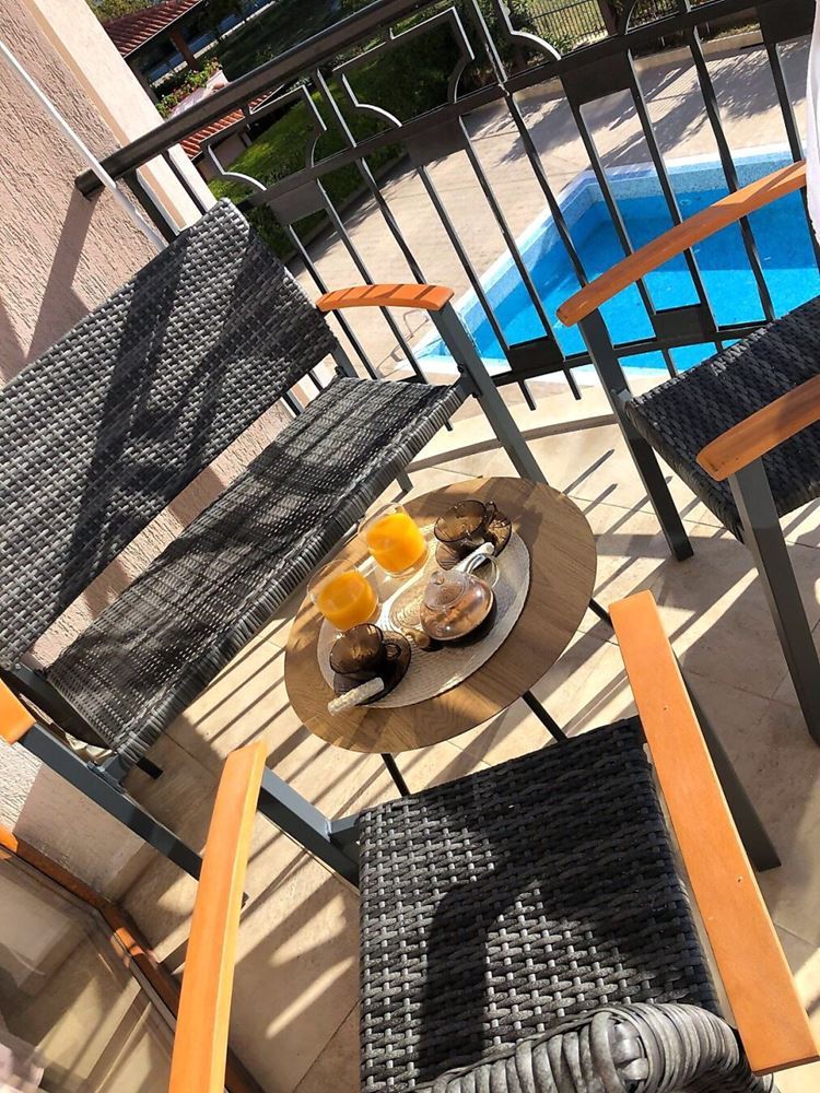 Geräumiges Studio mit Poolblick in Sonnenstrand – vollständig möbliert