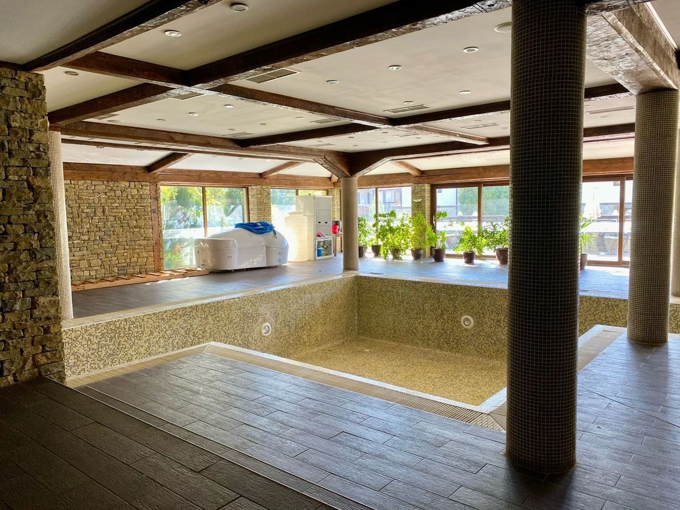 Geräumiges voll möbliertes Studio mit Poolblick in Sunny Beach – Komfort, Ruhe und hervorragende Investition