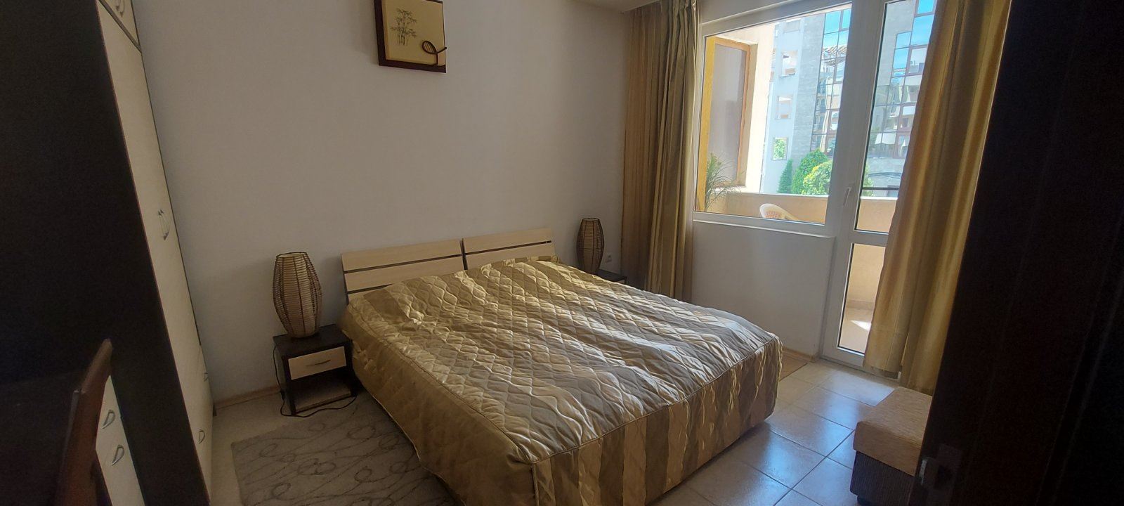 Geräumige Drei-Zimmer-Wohnung in moderner Anlage im Zentrum von Sonnenstrand