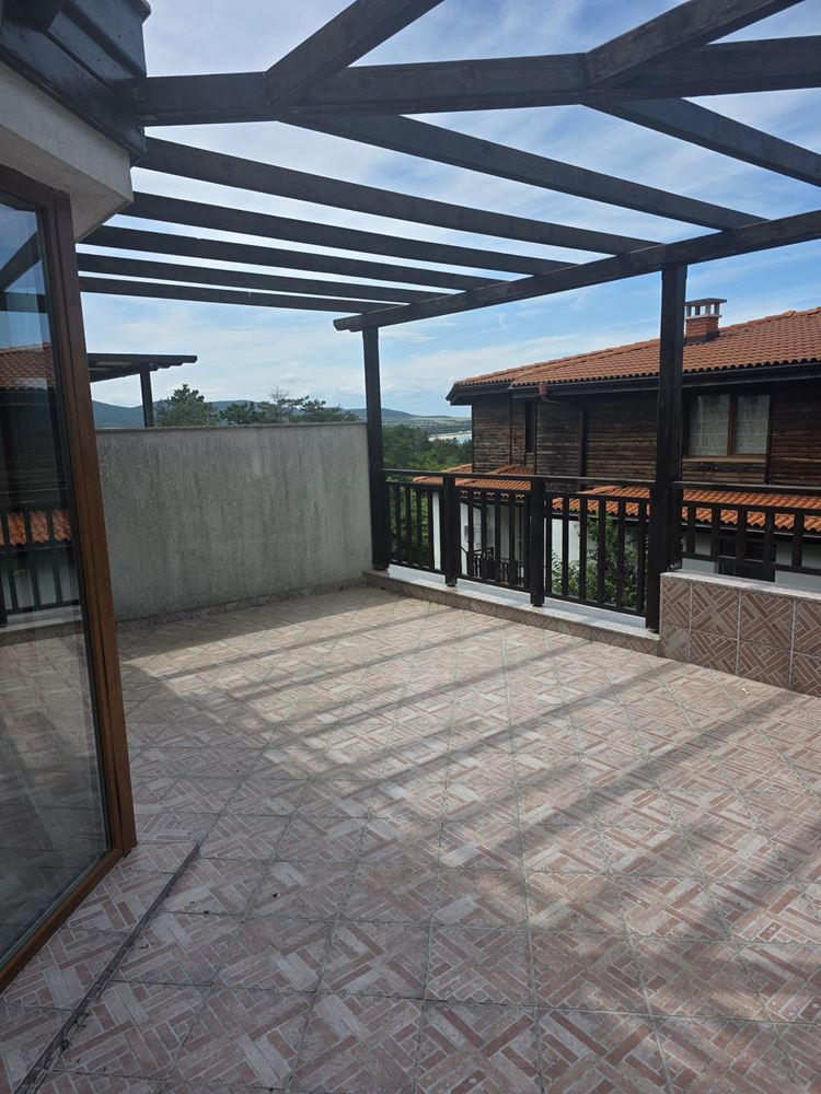 Geräumiges Apartment mit zwei Schlafzimmern und Meerblick in einer Anlage bei Sozopol – Komfort, Natur und Ruhe vereint