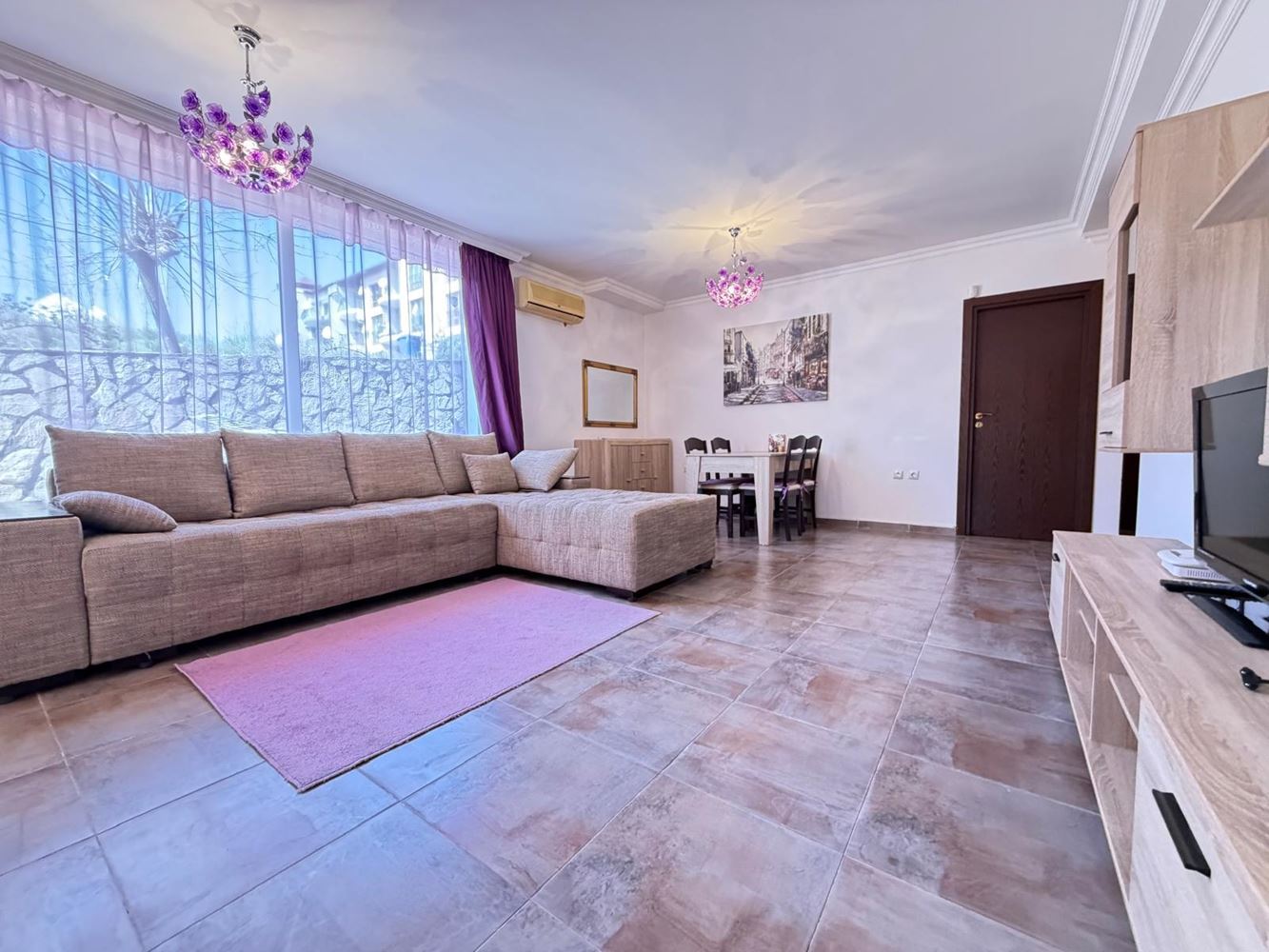 Komfortable Zwei-Zimmer-Wohnung mit direktem Zugang zum Pool – ideal zum Wohnen und Investieren