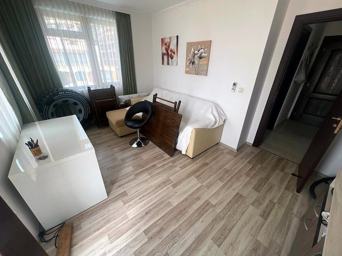 Geräumige Vier-Zimmer-Wohnung mit einzigartigem Panoramablick über die gesamte Bucht in Sveti Vlas
