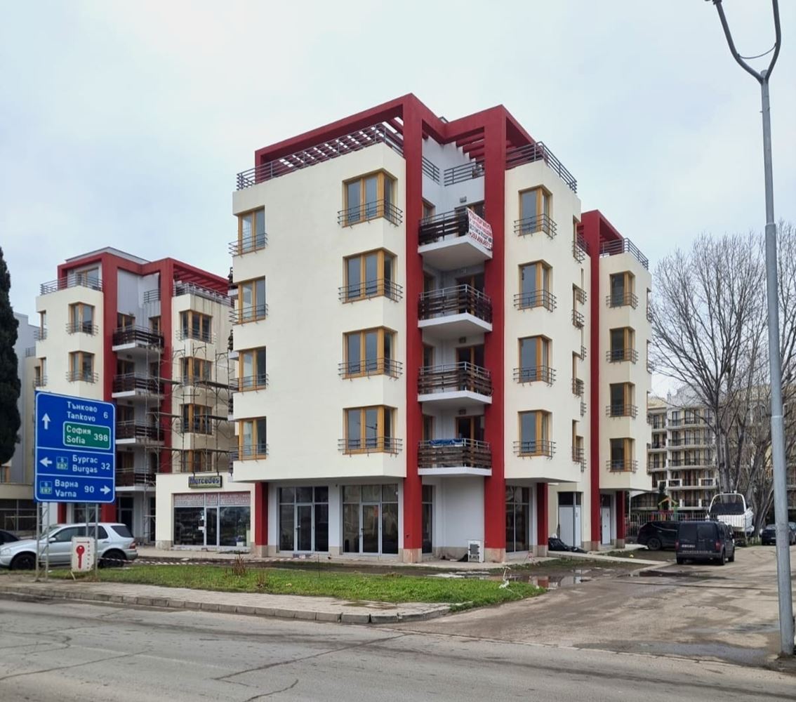 Wohnung mit zwei Schlafzimmern ohne Wartungsgebühr, direkt neben einem Supermarkt