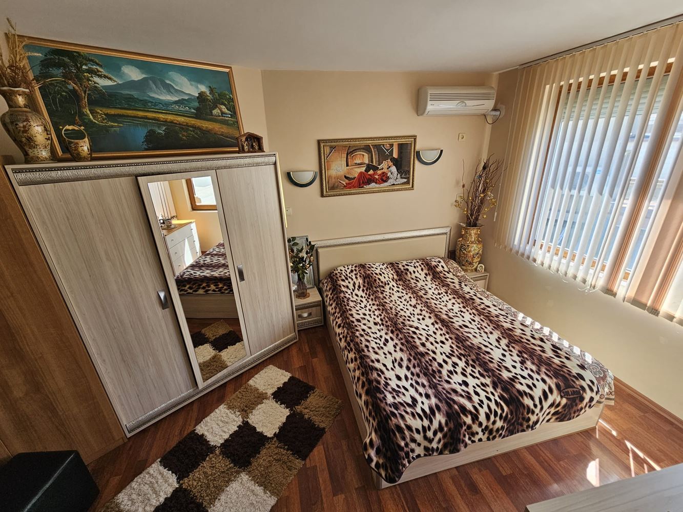 Einzimmerwohnung mit Meerblick in Sveti Vlas – Prestige, Komfort und Lage 100 m vom Strand entfernt. Mit Parkplatz in der Anlage