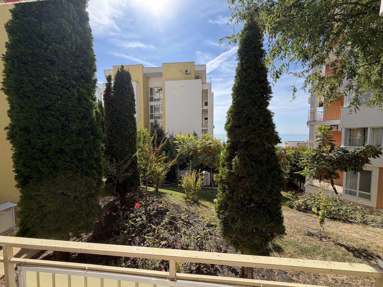 Zweizimmerwohnung mit großzügiger Terrasse und Meerblick in Sveti Vlas – 300 Meter vom Strand entfernt