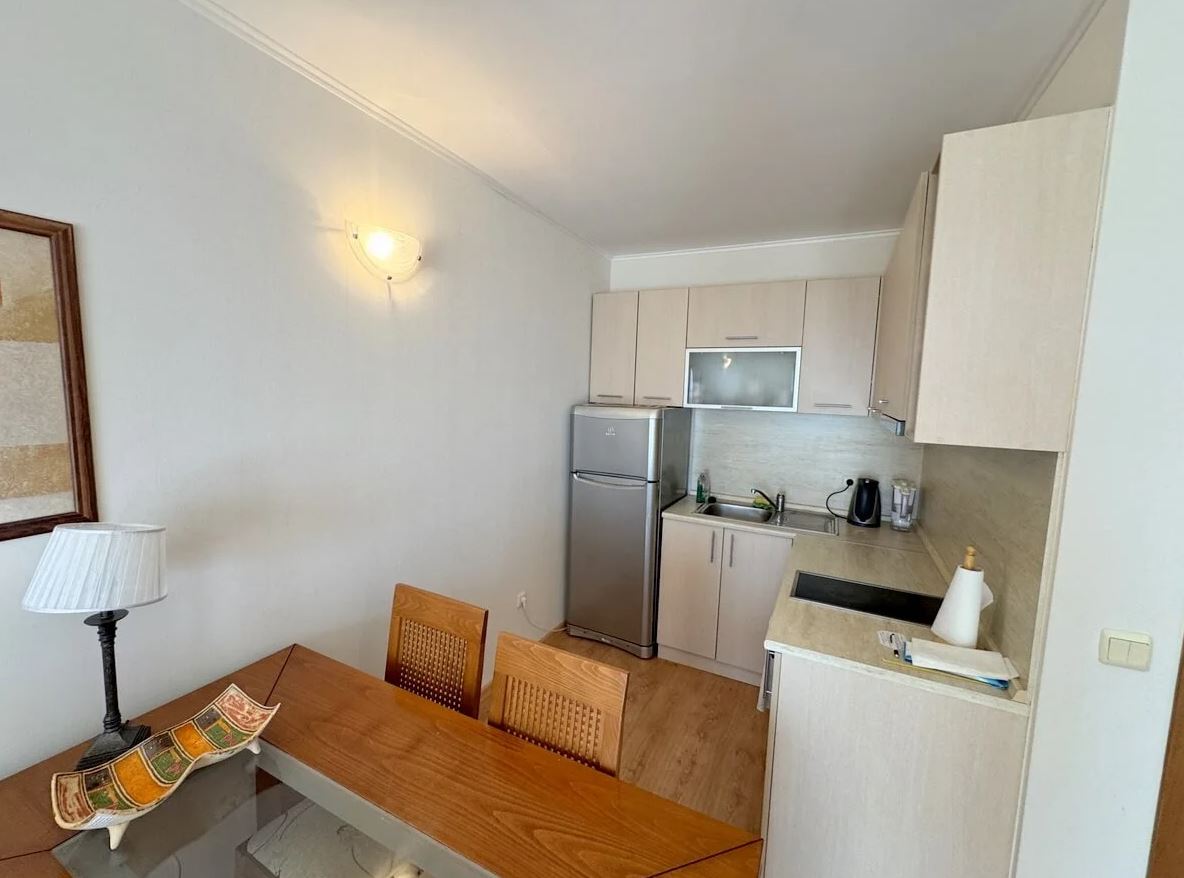 Zweizimmerwohnung mit Meerblick in einer geschlossenen Anlage in Ravda – 200 m vom Meer entfernt