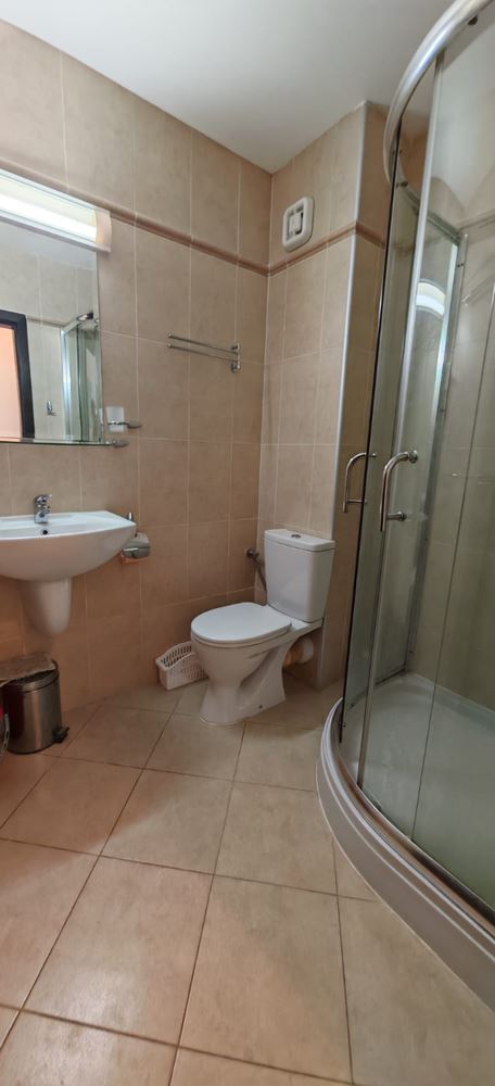 Ausgezeichnete Gelegenheit in Sveti Vlas – möblierte geräumige Zweizimmerwohnung mit einem Schlafzimmer in Strandnähe
