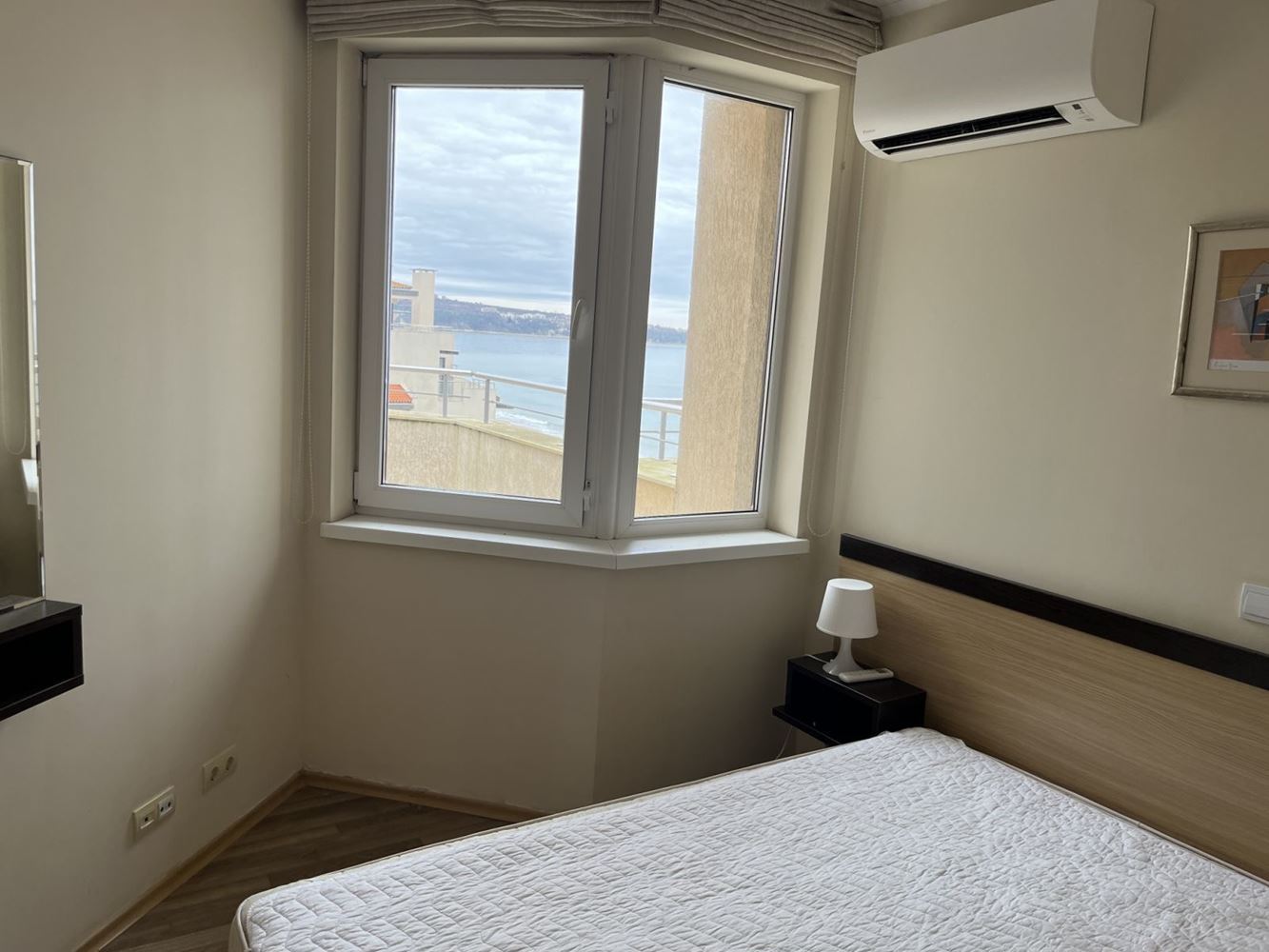 Obzor – möblierte Ein-Zimmer-Wohnung in erster Meereslinie mit Panoramameerblick