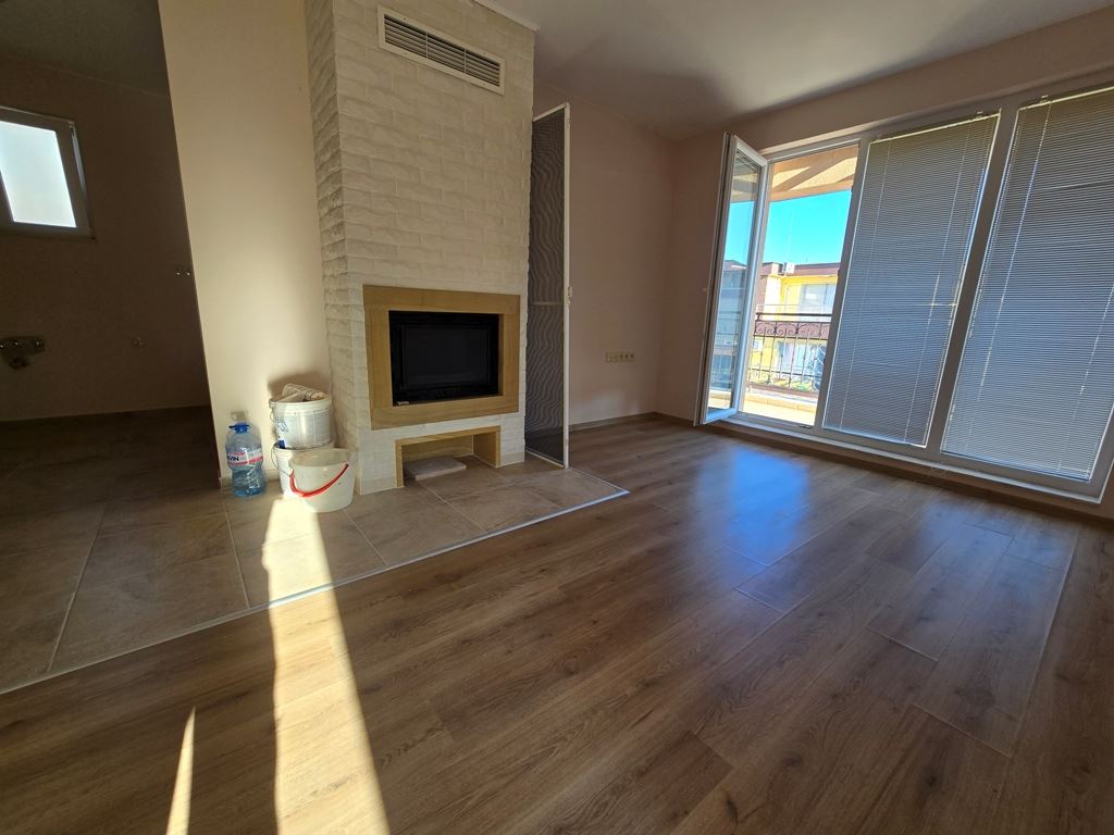 Neue Wohnung mit einem Schlafzimmer in Pomorie – renoviert, bereit zur Möblierung, mit geräumigem Balkon und Grill