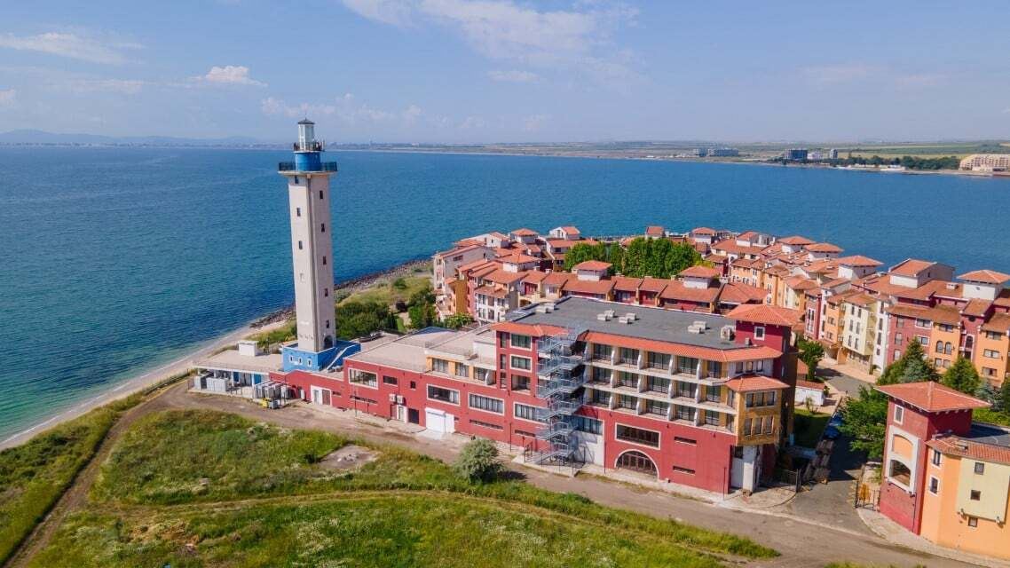 Erste Meereslinie in Aheloy – Wohnung mit einem Schlafzimmer, Panoramablick auf das Meer, eigenem Garten und hervorragenden Annehmlichkeiten