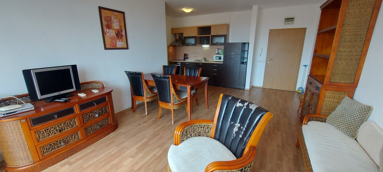 2-Zimmer-Wohnung mit Panoramameerblick in Aheloy – Komfort, Raum und Ruhe